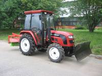 Трактор FOTON 254 в комплекте с отвалом и щеткой