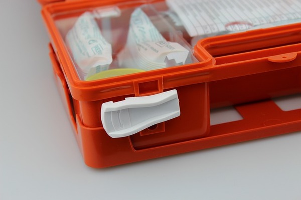 First-aid-kit-4535155_640