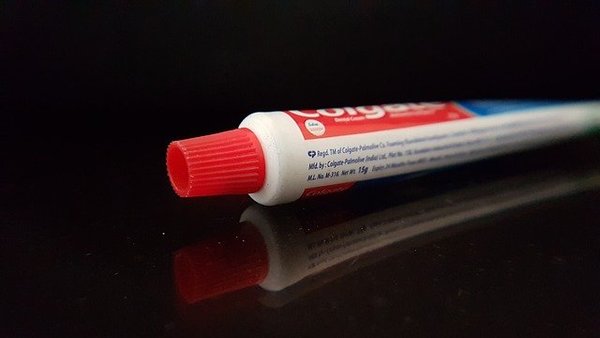 Toothpaste-gfffca7ff8_640