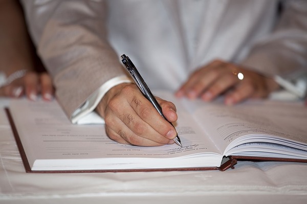 Signature-2743370_640