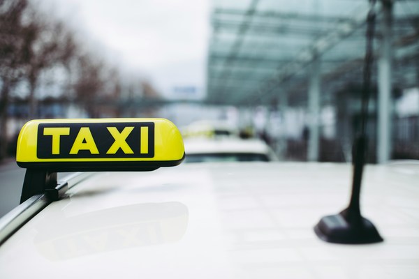Taxi-eeg-unsplash