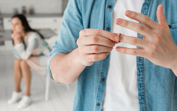 Razvod-2148548580-freepik