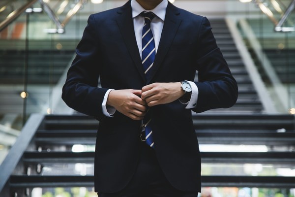Bussinesman-ec-unsplash