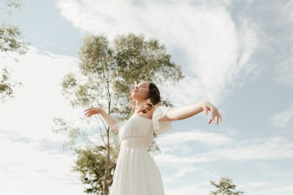 Dress-woman-0-unsplash