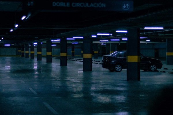 Parking-efu-unsplash