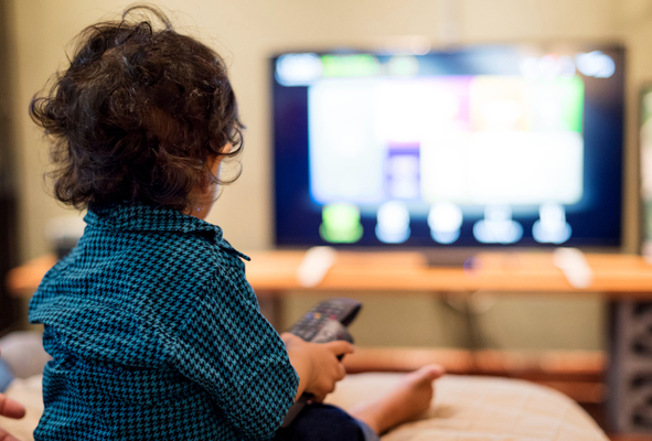 Tv-child-13367-magnific