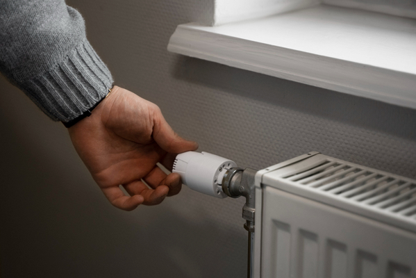 Heater-2150061813-freepik