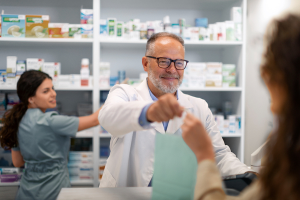 Pharm-2150600099-freepik